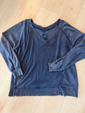 Aerie Oversized Medium Navy Blue V-Neck Wide Neck Pullover Sweatshirt s27